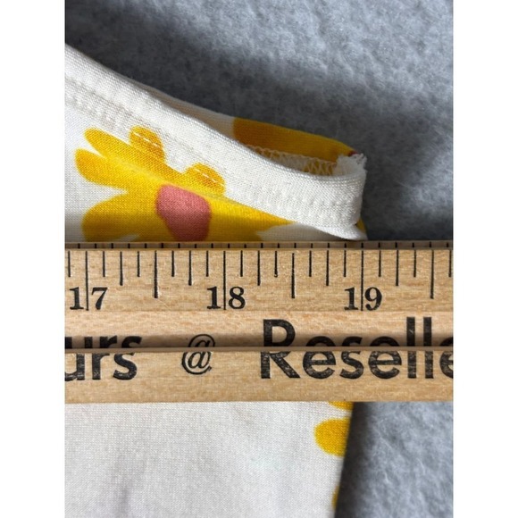 No Boundaries Yellow Daisy Floral Tank Top Summer Casual Sleeveless Shirt XXL - Picture 3 of 6